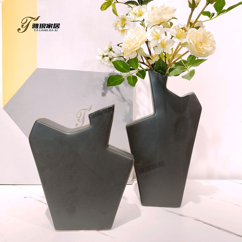 Modern Geometric Ceramic Vase Set - Black & White Artistic Flower Vases for Home Decor