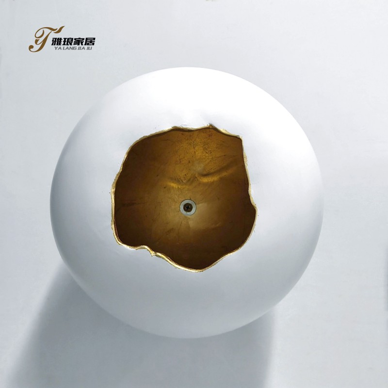 Modern White Sphere Wall Sculp1
