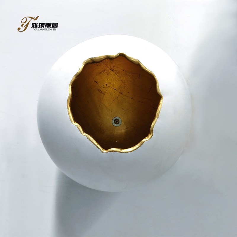 Modern White Sphere Wall Sculp2