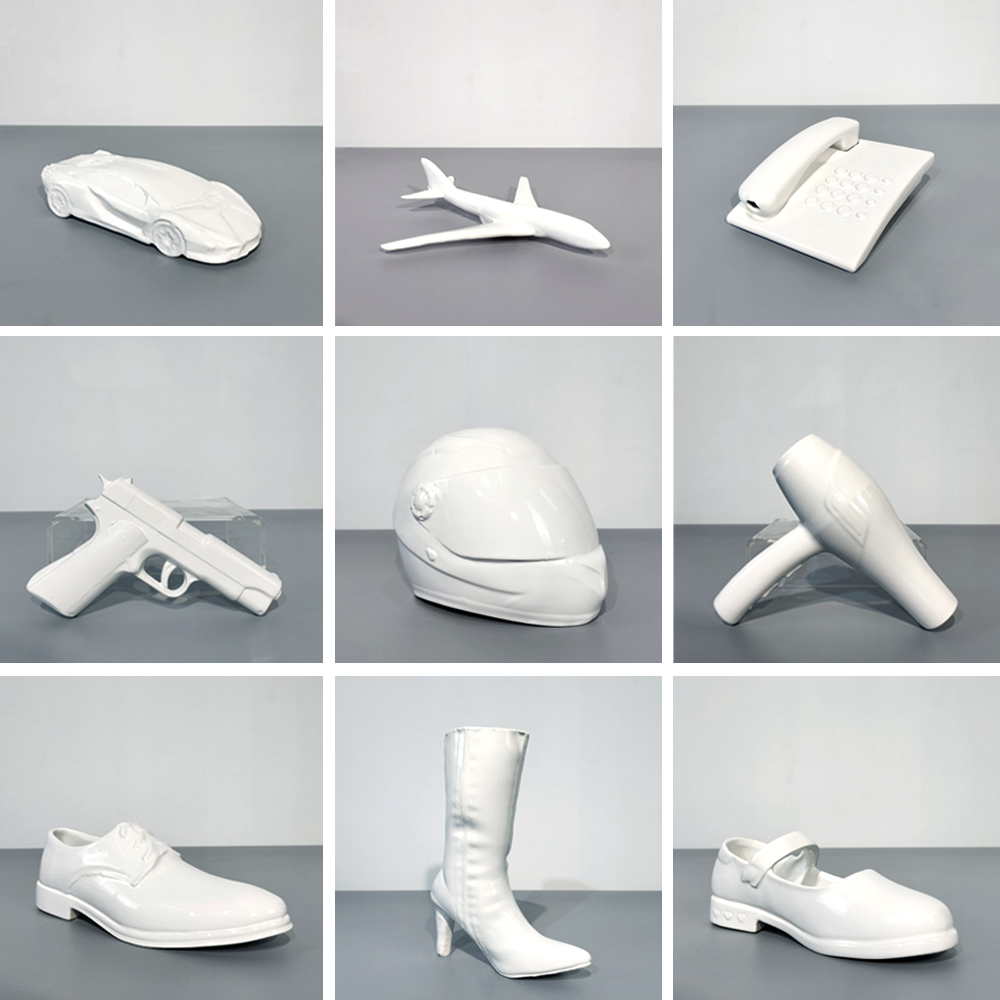 Décoration suspendue en céramique blanche : Installation artistique pour l’intérieur