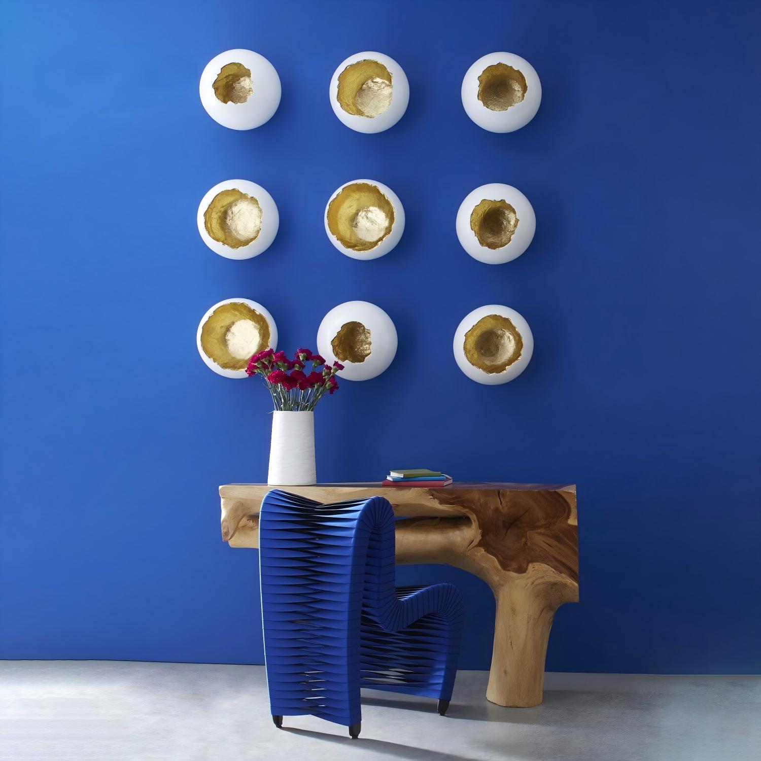 hall d'hôtel de luxe - mur en céramique blanc mat en forme d'œuf