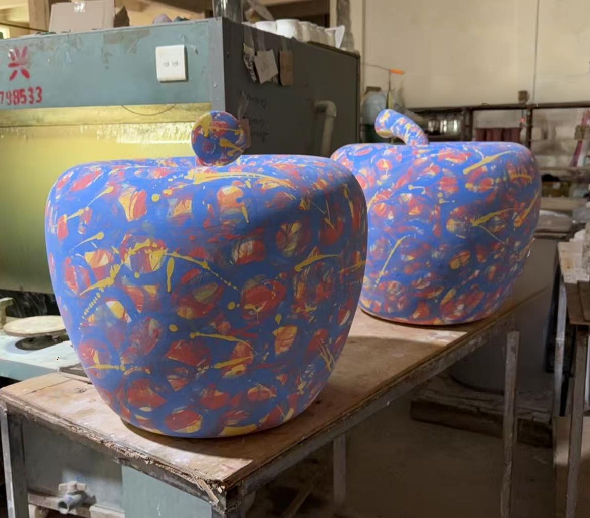 custom-large-ceramic-apple-hand-painting-process.jpg