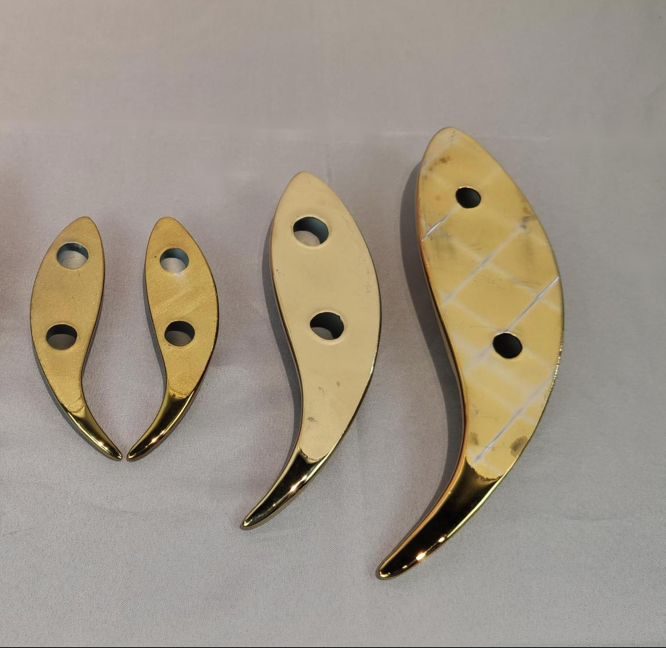 ceramic-fish-back-mounting-hole-and-texture-detai.jpg