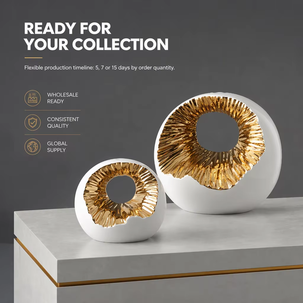 Escultura de cerámica oca branca brillante con centro dourado | Decoración de hotel e oficina de luxo