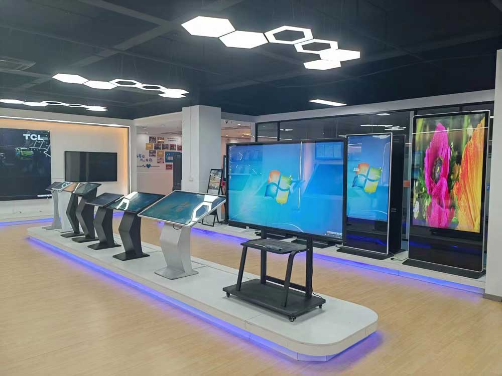 Digital signage assembly