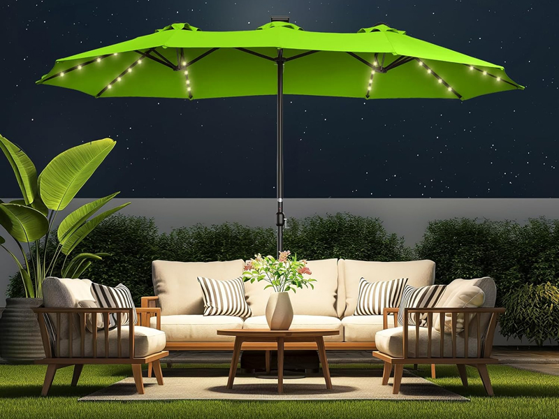 LED-Outdoor-Umbrellas-for-Family-Backyards-&-Decks