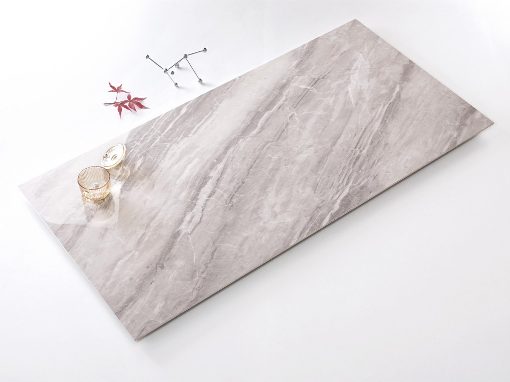 Dalle de roche blanche nacrée sans joint (1)