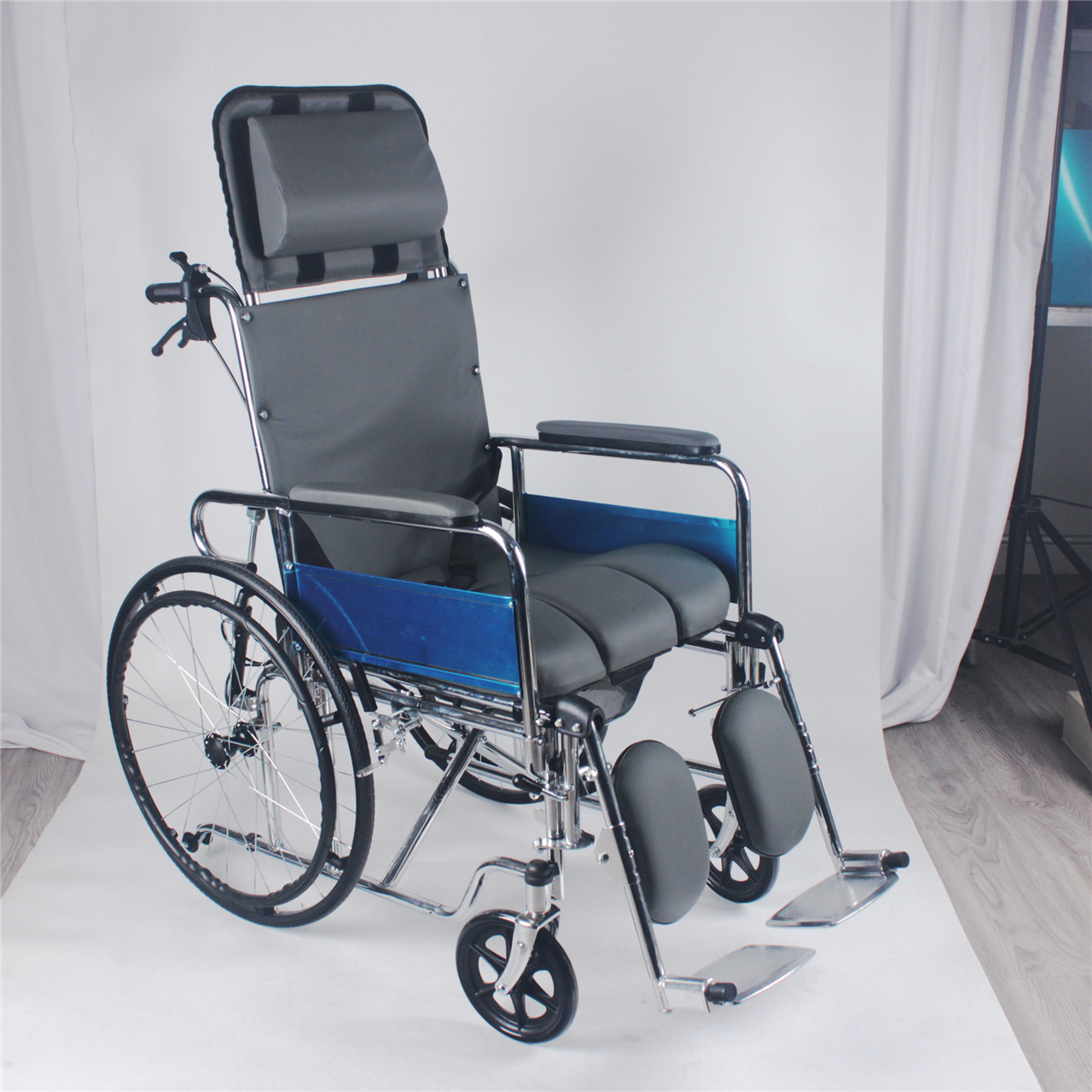 Comfortable Ergonomics High-backrest Commode Steel Wheelchair for elder people (4).jpg