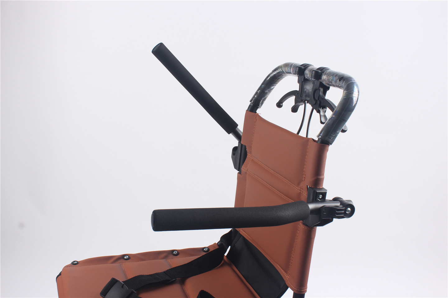 AC-A06-8 Wheelchair Features