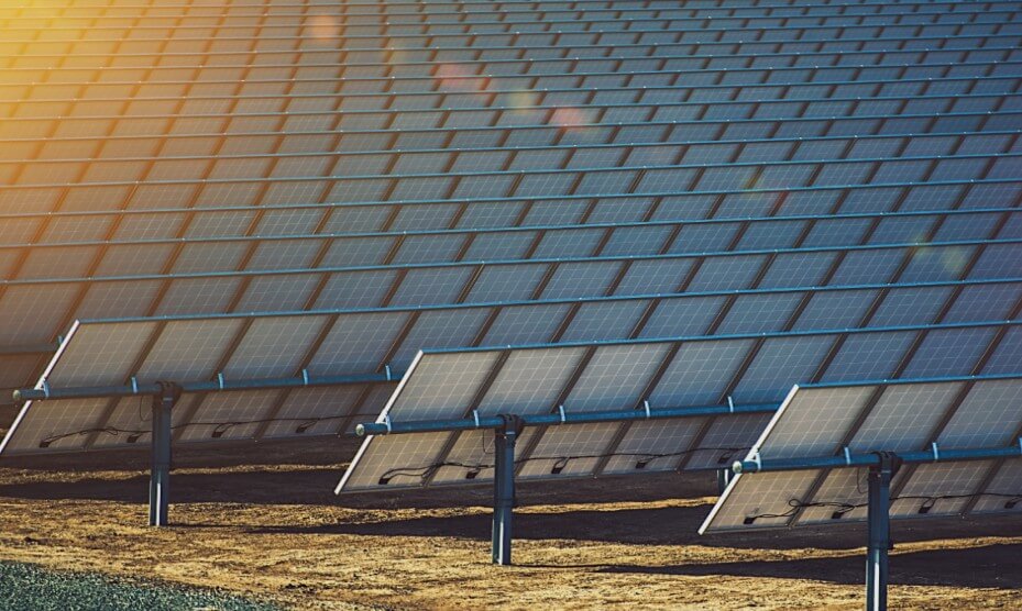 Global Solar Shift: US Prices Climb, China Builds Grid-Storage