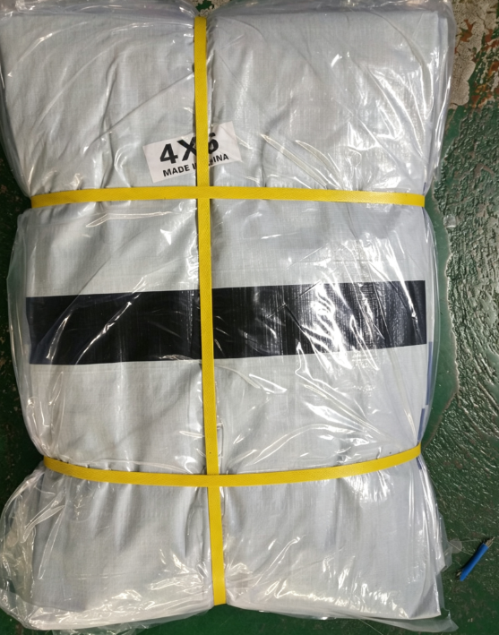 Lona impermeable de PE virgen de 10x8 pies y 100 g/m² con ojales para uso industrial en exteriores.