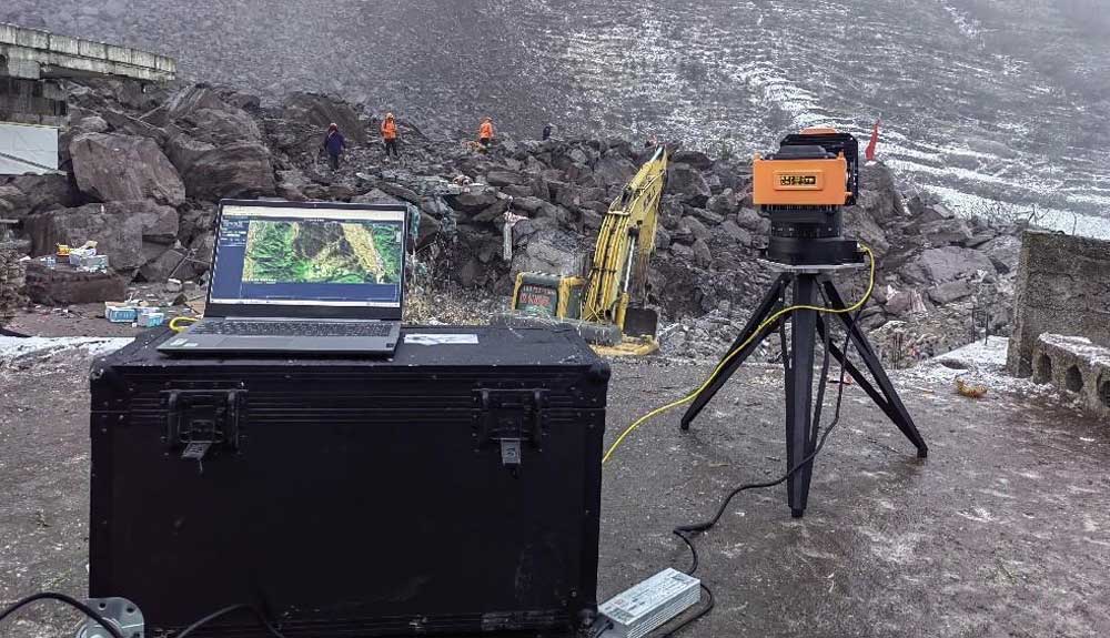 1.Monitoring-at-the-landslide-rescue-site-in-Junlian,-Yibin,-Sichuan4.jpg