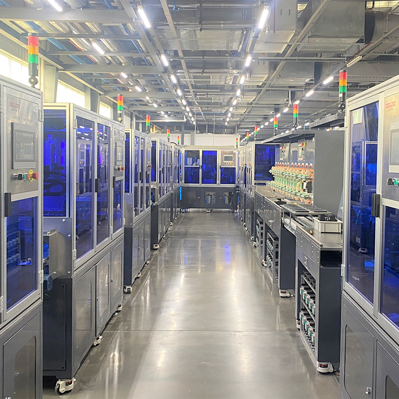 Automatyczna linia produkcyjna do montażu i kontroli wyłączników automatycznych w obudowie formowanej