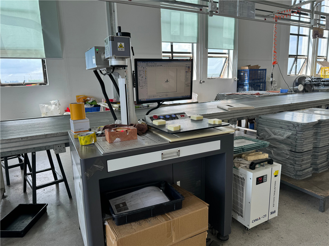 Automatic screen printing machine