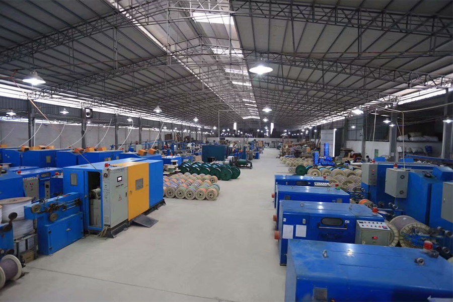 Fabricación de cables de fibra óptica