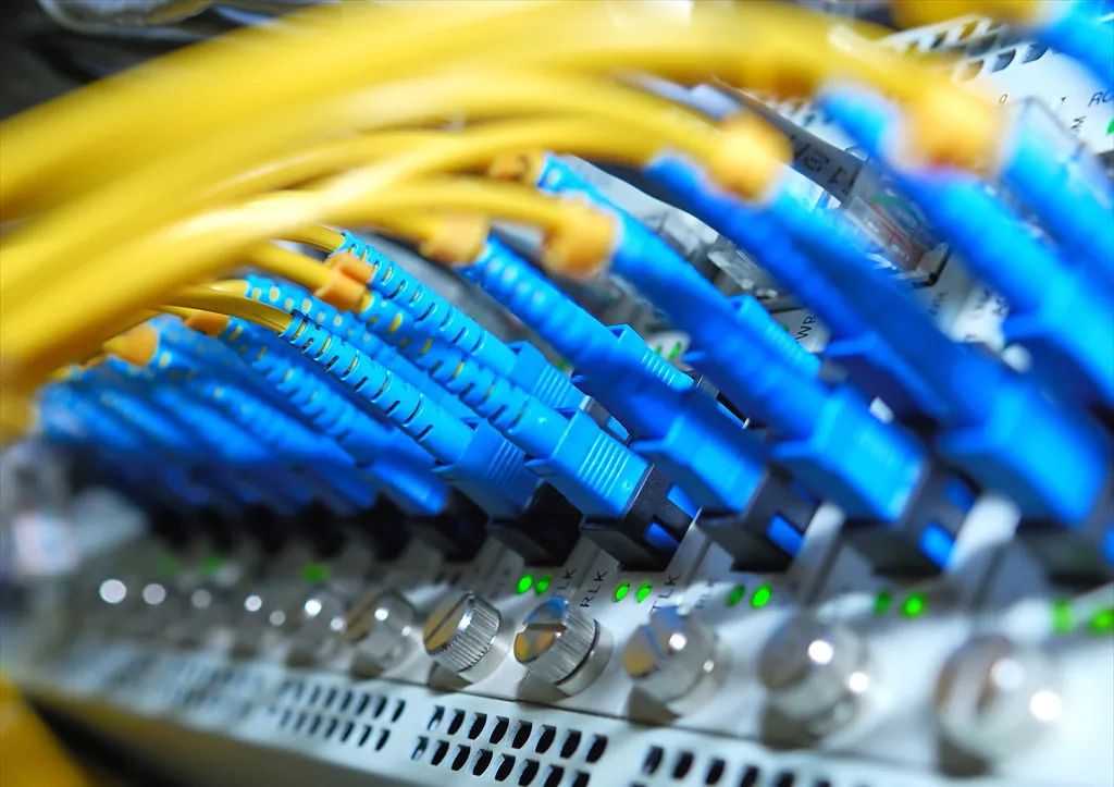 ¿Qué equipo se necesita para internet de fibra óptica?