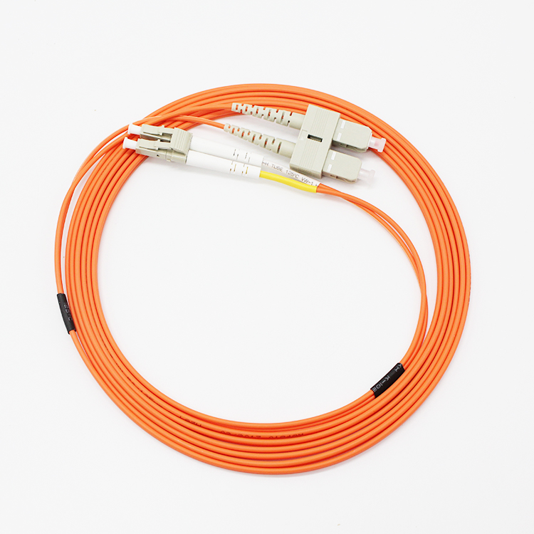 Cordón de remiendo multi del modo del puente dúplex de la fibra del 1M 3M 5M 10M LC al SC Upc