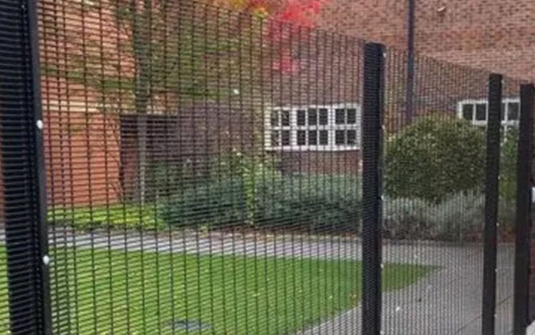 358-Anti-Climb-Fence-High-Security-Dense-Mesh-Fence-Panels-Security-Fence-for-Airport-Railway