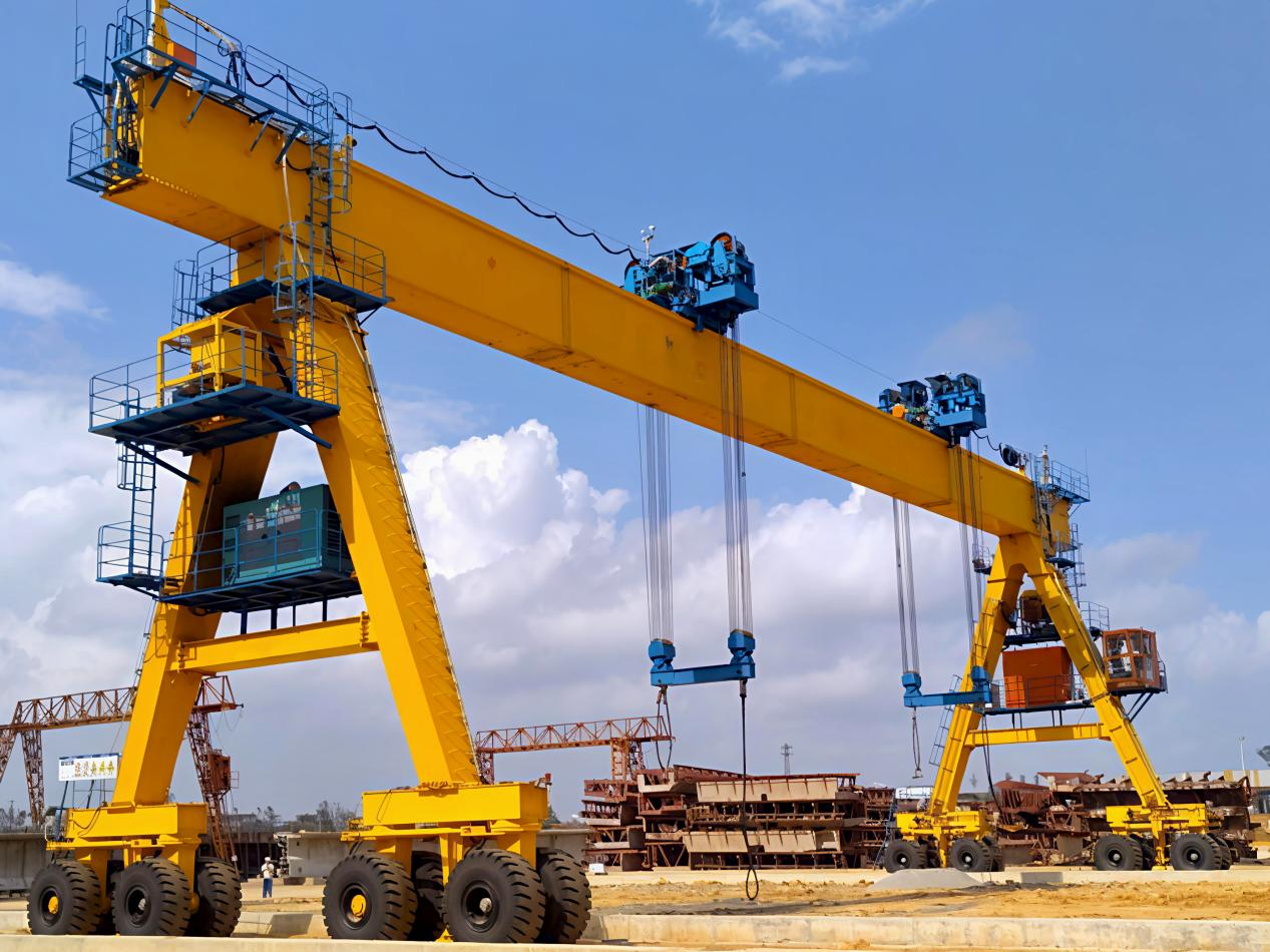 Grue portique à pneus (1)