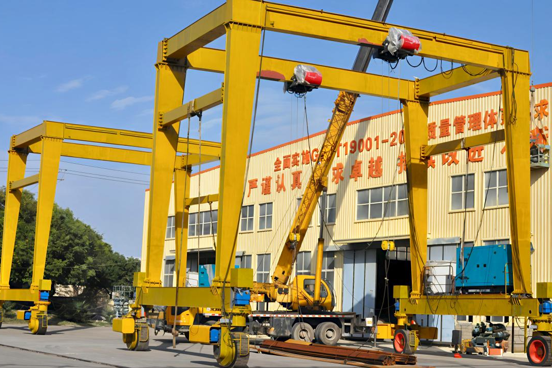 Grue portique sur pneus (2)