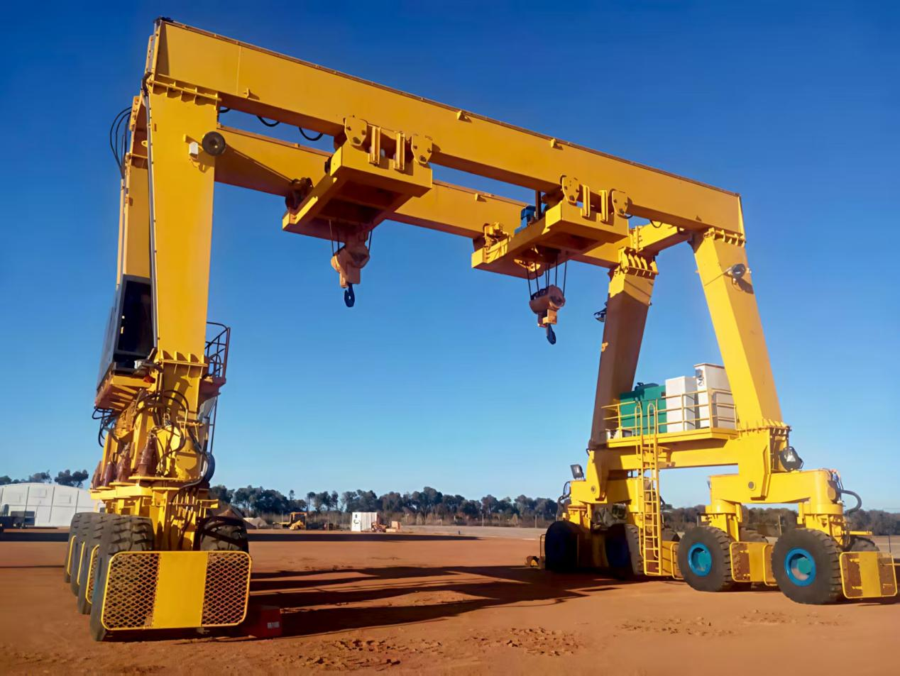 Grue portique à pneus (3)