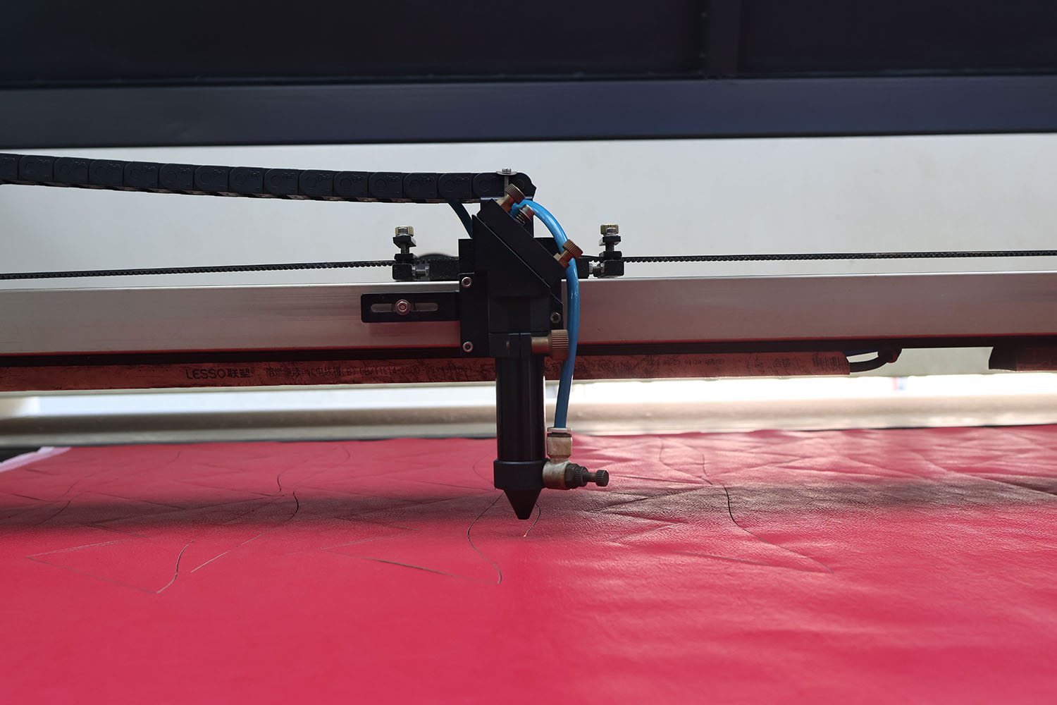 4 máquinas de corte a laser