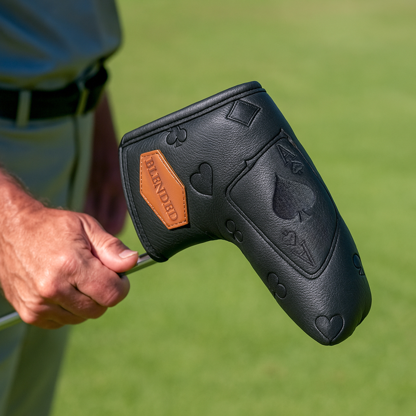Black-poker-golf-blade-putter-cover (6).jpg