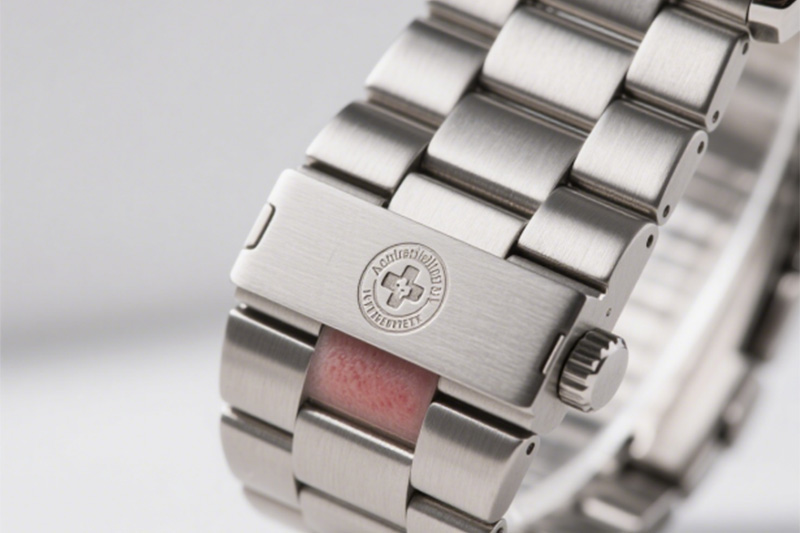 Is alloy the choice for light luxury?