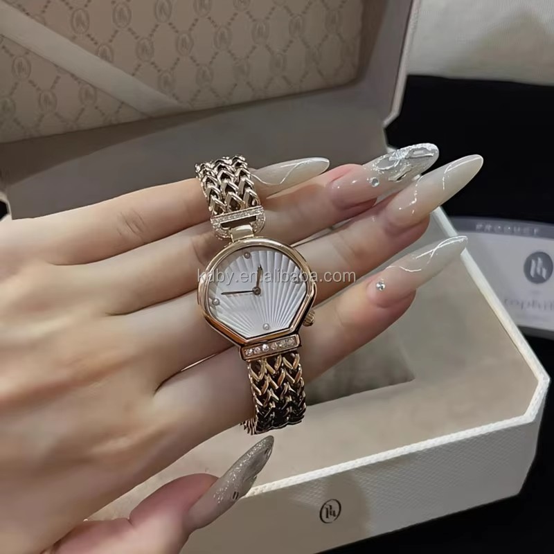 New Vintage Luxury Shell Shape Wristwatch (6)