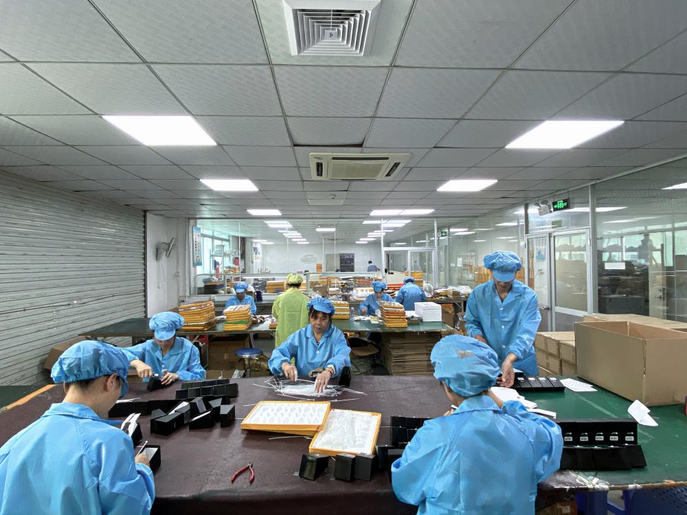 Trước Khi Nàng Đồng Hồ: Điều Cần Thiết Để Tin Tưởng Một Đối Tác Sản Xuất Đồng Hồ Mới