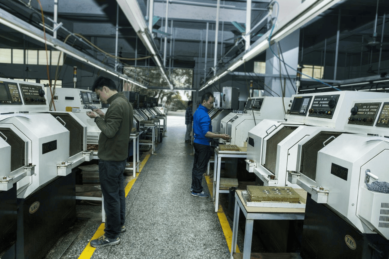 फैक्ट्री से सीधे खरीदना बनाम ट्रेडिंग कंपनी से खरीदना: कौन सा तरीका वास्तव में आपके पैसे बचाता है?