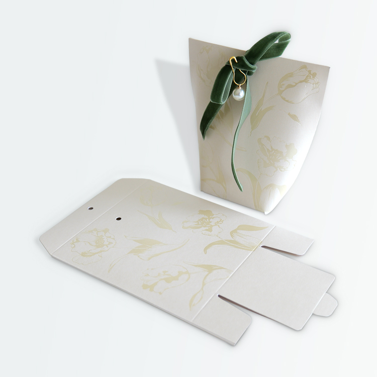 Packaging Box with Triangular Special Shape and Pearl Velvet Strap