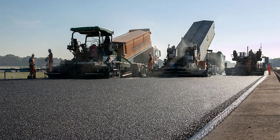Guide complet : Améliorer la construction de chaussées avec le SBS