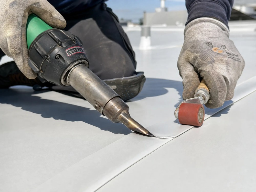 Fabricant leader de membranes d'étanchéité TPO : des solutions de toiture haute performance