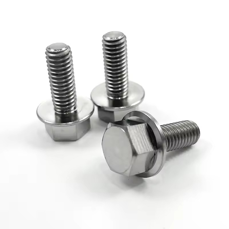 titanium-flanged-hex-head-bolt-angle-view-03.jpg