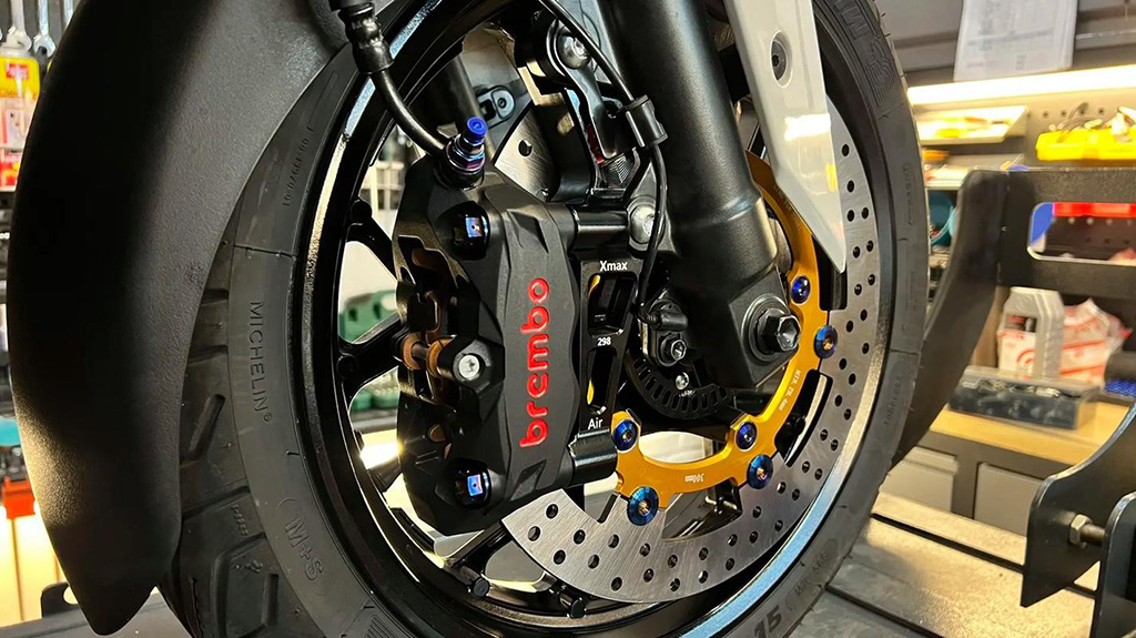 boulons en titane pour application moto.jpg