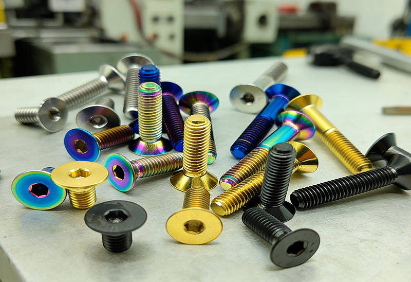 grade-5-titanium-hex-bolt-closeup.jpg