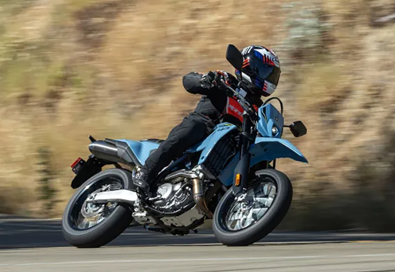 moto-de-course-légère-performance.jpg