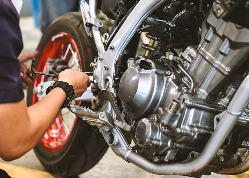 motorcycle-workshop-fastener-maintenance.jpg