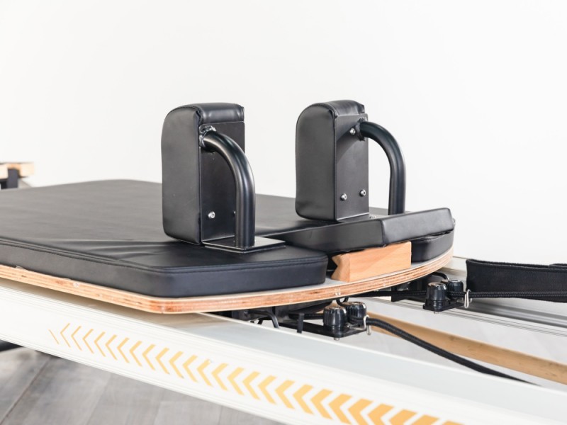 Machine de Pilates Reformer LUMINE avec tour, fabrication en Chine (12)