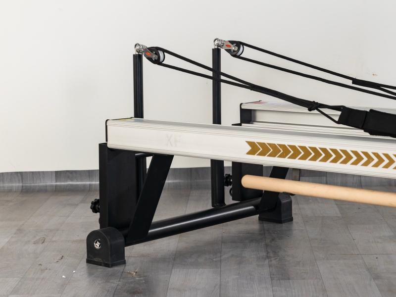 Appareil de Pilates Reformer LUMINE avec tour, fabrication en Chine (9)