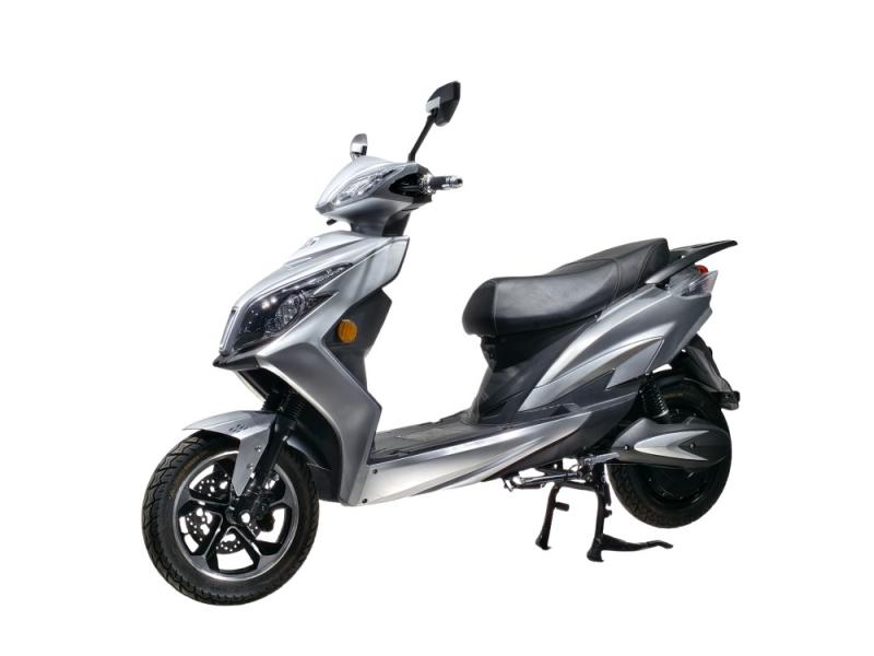 Kann das Zoom Elektromoped gleichzeitig Einkäufe und einen Mitfahrer sicher transportieren?