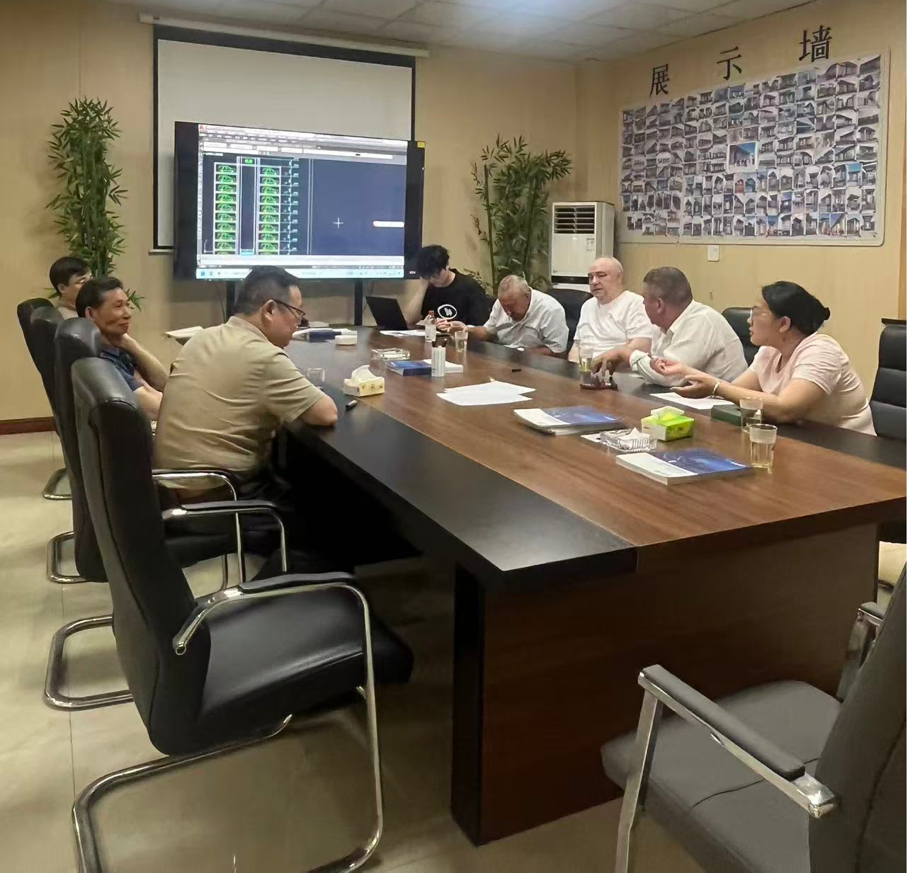 俄罗斯莫斯科知名建筑公司到访迈海盛进行考察