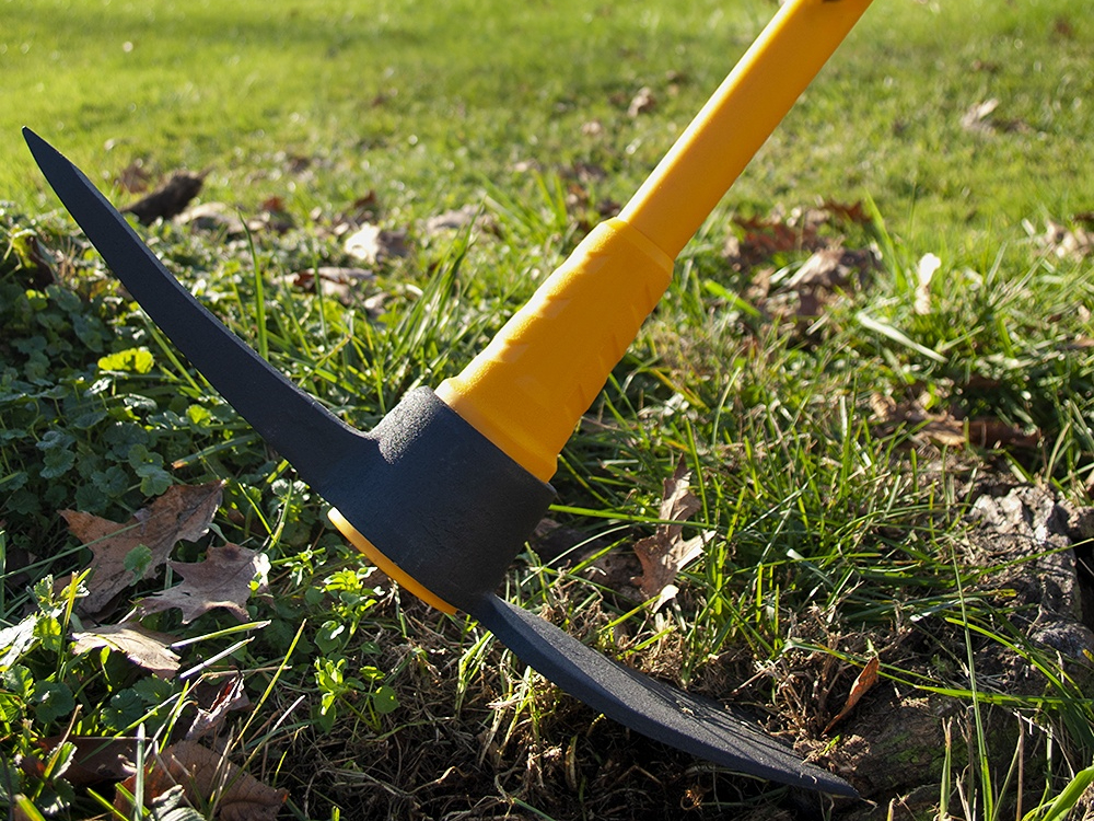 What is the best pickaxe for beginners?
