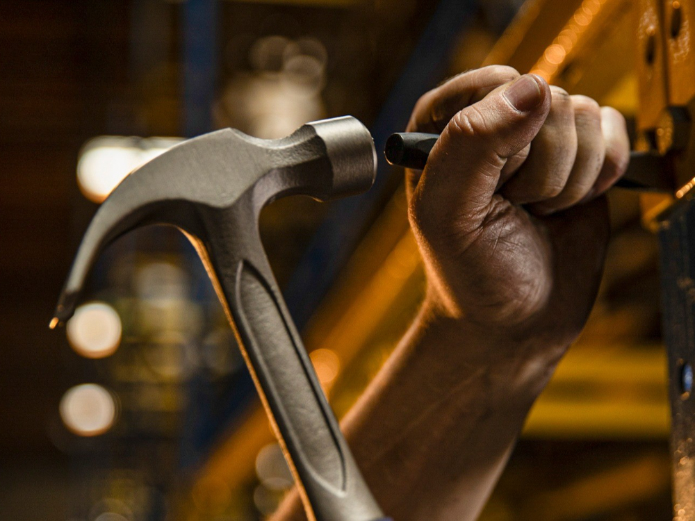What is the difference between a claw hammer and a regular hammer?