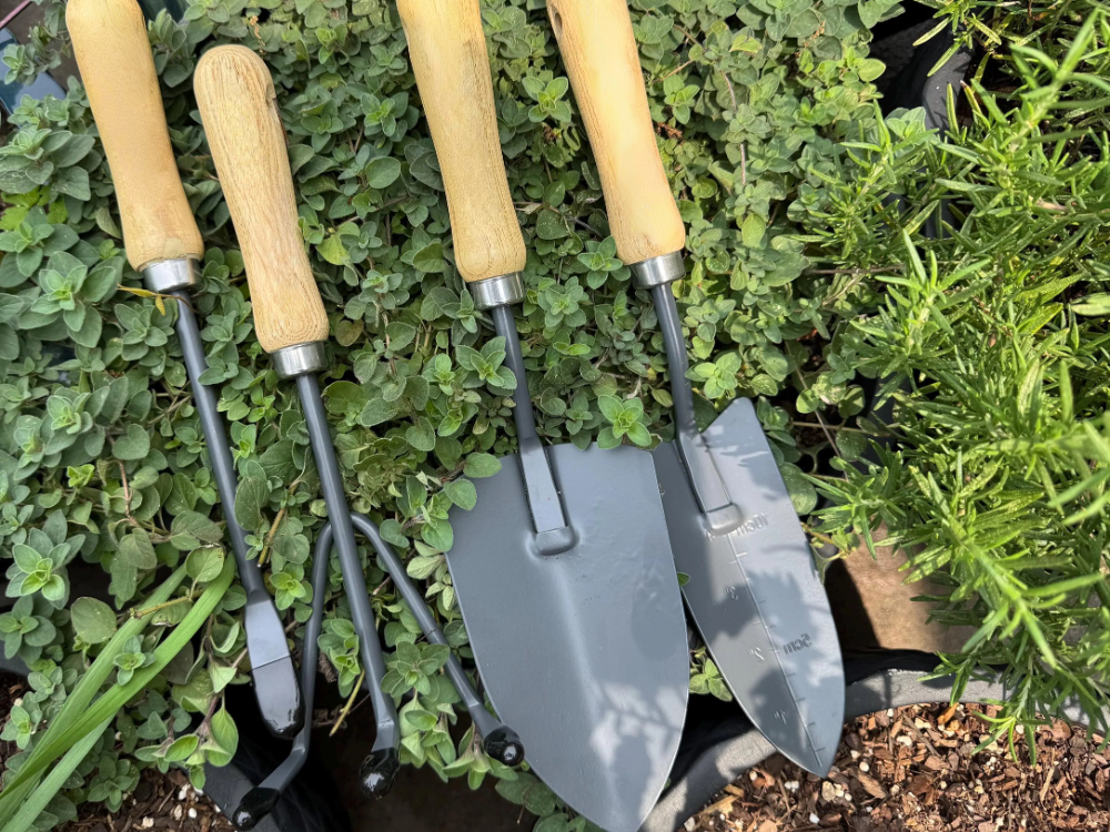 What are the must have garden tools?