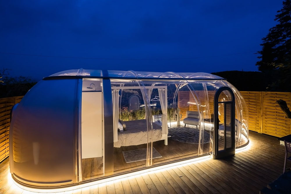 Clear Oval Dome with Polycarbonate Panels Redefining Flexible Outdoor Accommodation in Italy (3)
