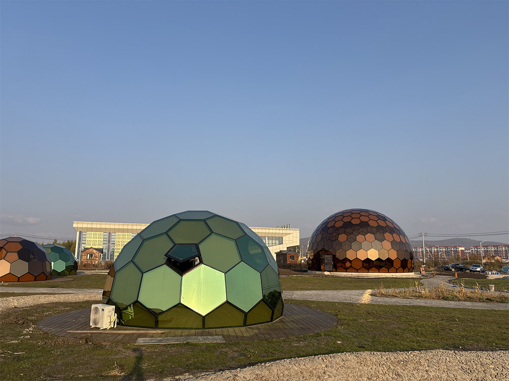 Customized 15-Meter Diameter Brown Glass Starry Sky Room (1)