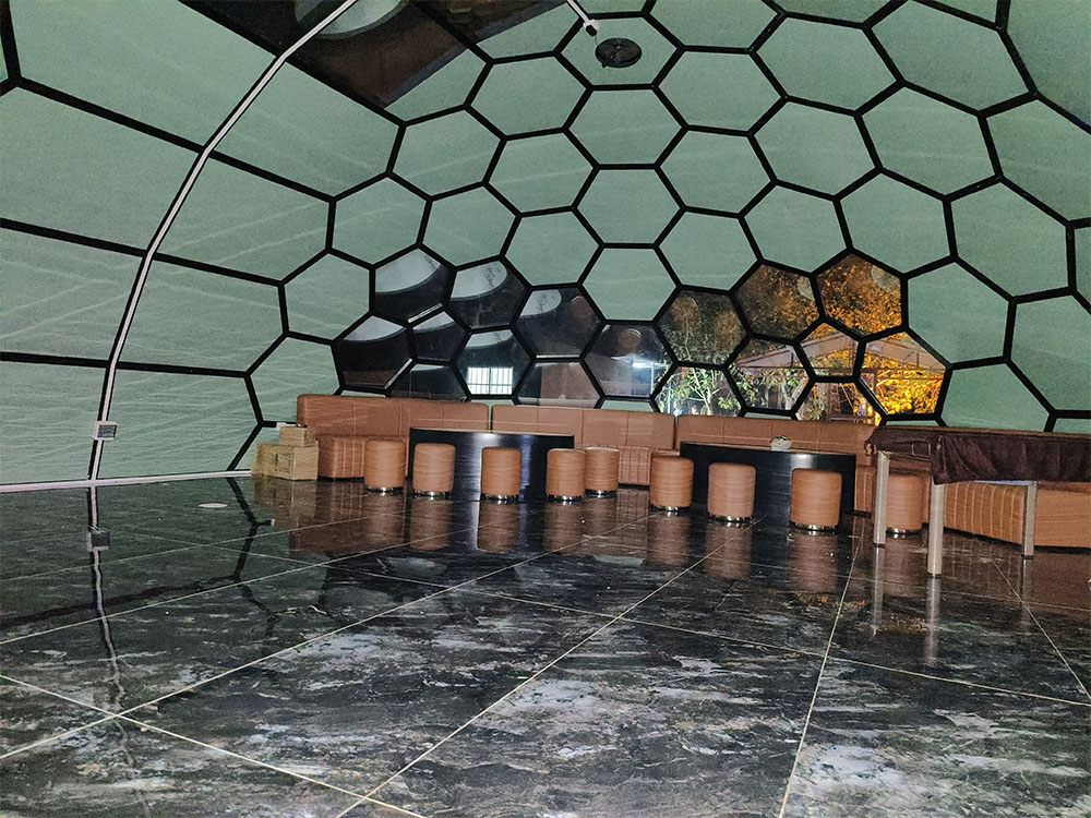 Customized 18-Meter Space Capsule Oval Glass Dome Tent for Glamping (7)