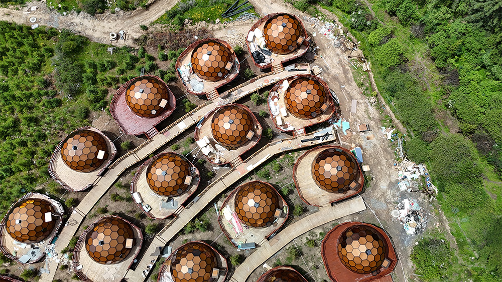 Customized Luxury Glamping Experience with Diamond and Sapphire Series Glass Dome Igloo for Glamping (3)